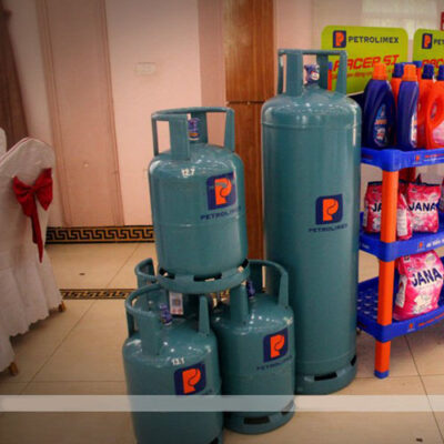 Gas Petrolimex chính hãng được bày bán tại cửa hàng